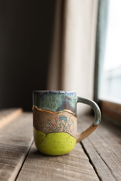 GOLD LUSTRE** 10 oz Wildflower Hills Mug