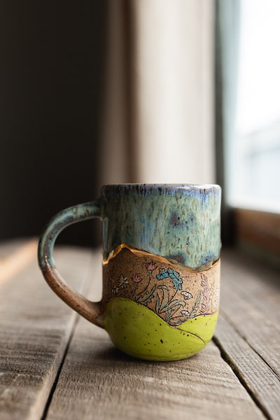 GOLD LUSTRE** 10 oz Wildflower Hills Mug
