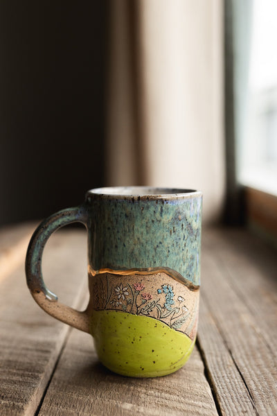 GOLD LUSTRE** 10 oz Wildflower Hills Mug