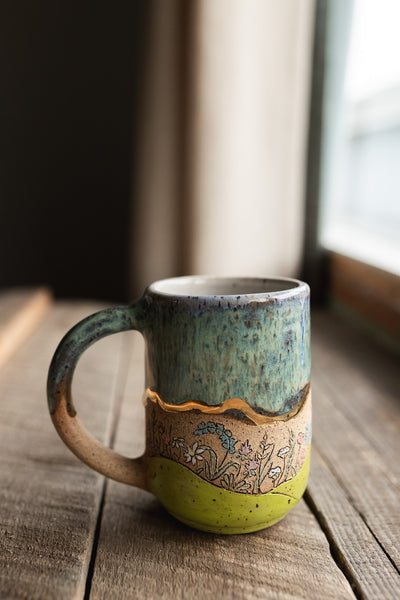 GOLD LUSTRE** 10 oz Wildflower Hills Mug
