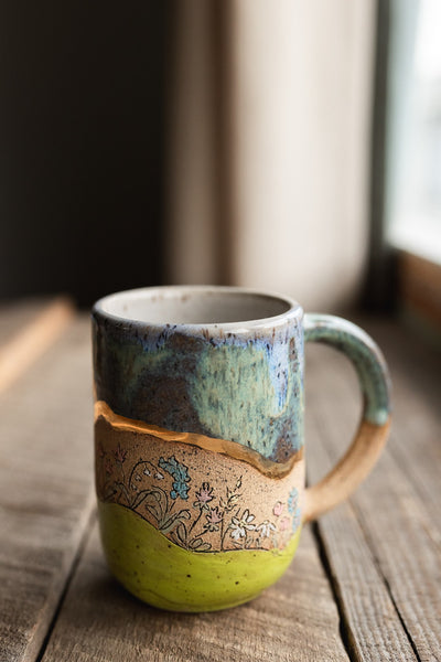 GOLD LUSTRE** 10 oz Wildflower Hills Mug